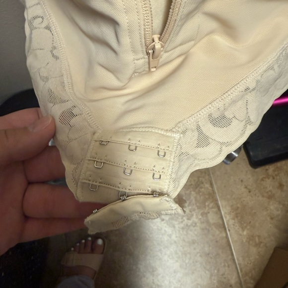 Compression shape wear - Picture 4 of 4